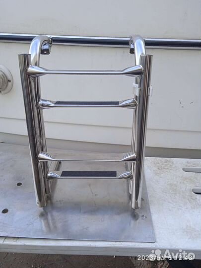 Лестница на катер