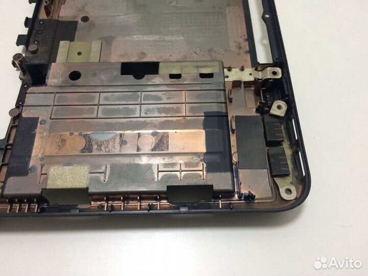 Поддон ноутбука Toshiba L750D