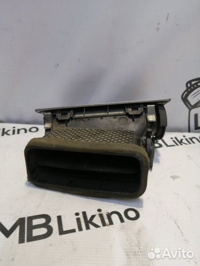 Дефлектор воздушный правый Bmw 7 E65 E66