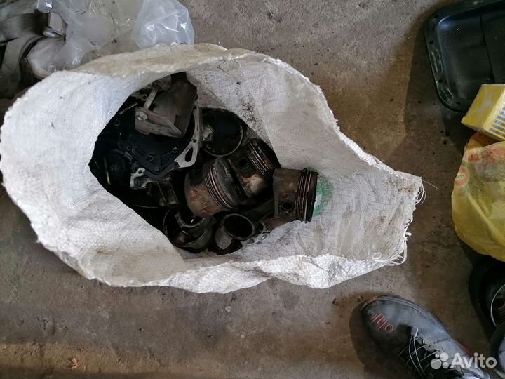 Блок, шатуны и поршни