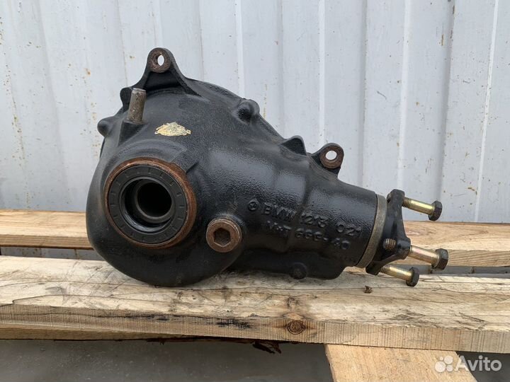 Редуктор передний BMW E34 525ix полный привод