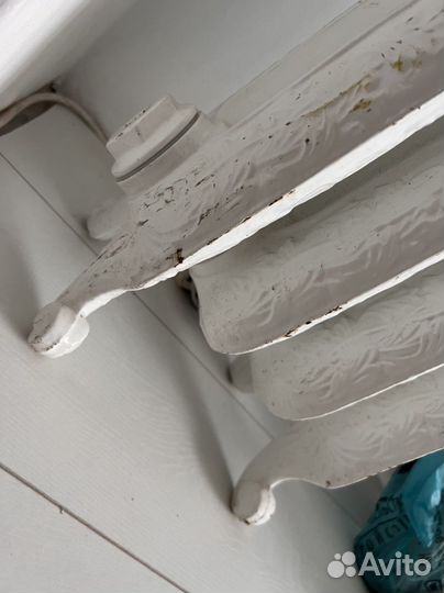 Старинная чугунная батарея