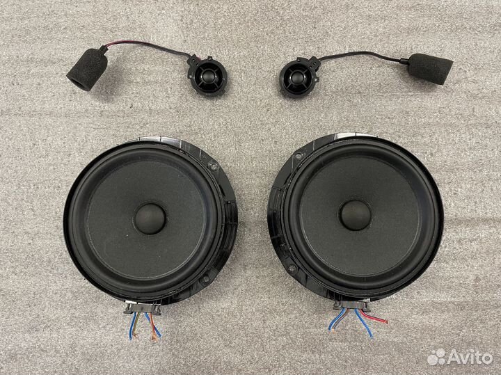 Штатные динамики Skoda