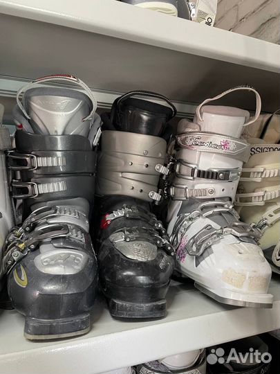 Горнолыжные ботинки женские
