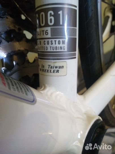 Шоссейный профессиональный велосипед Wheeler