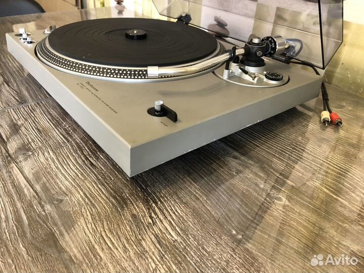 Проигрыватель винила Technics SL 1700