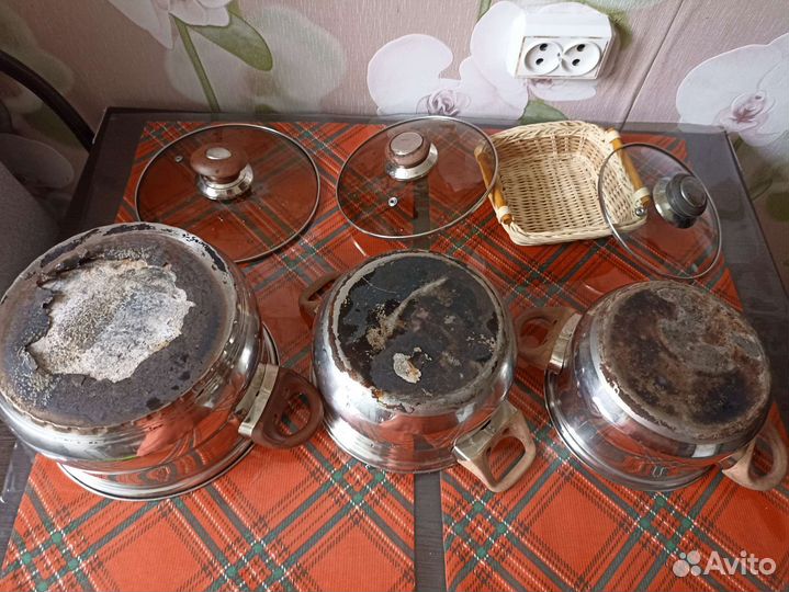 Кастрюли с крышками