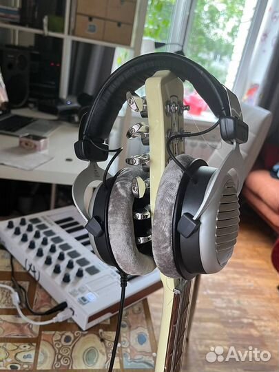 Студийные наушники beyerdynamic dt 990 edition