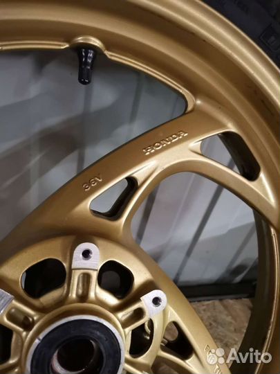 Honda cb1000r передний диск колесо