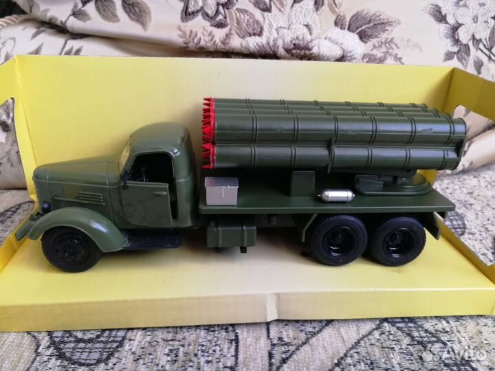 Автомобиль военный