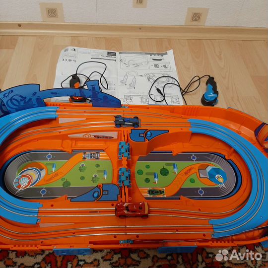 Hot Wheels трек