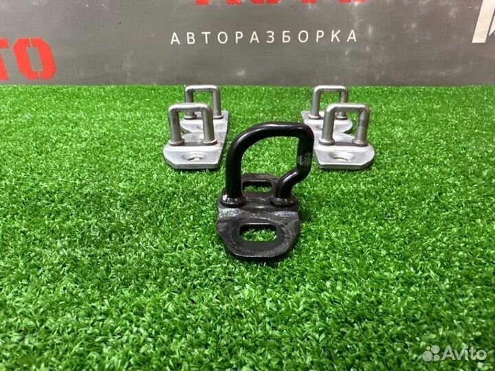 Ответная часть замка двери LADA X-Ray Cross 1.6