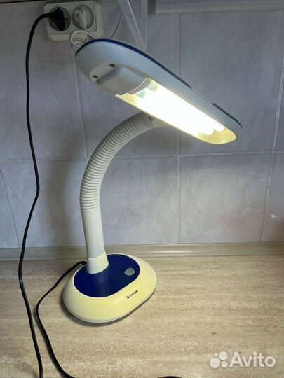 Лампа настольная