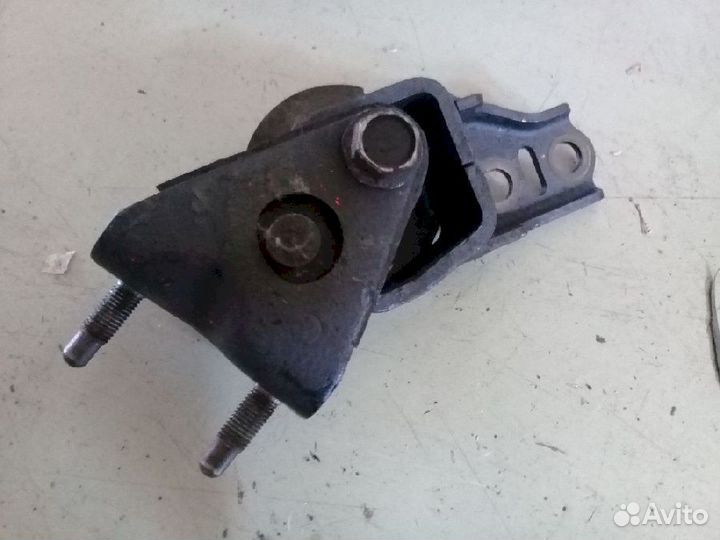 Опора двигателя (подушка двс) задняя 12371-28010 T