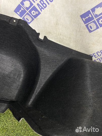 Обшивка багажника задняя левая Toyota Mark X седан