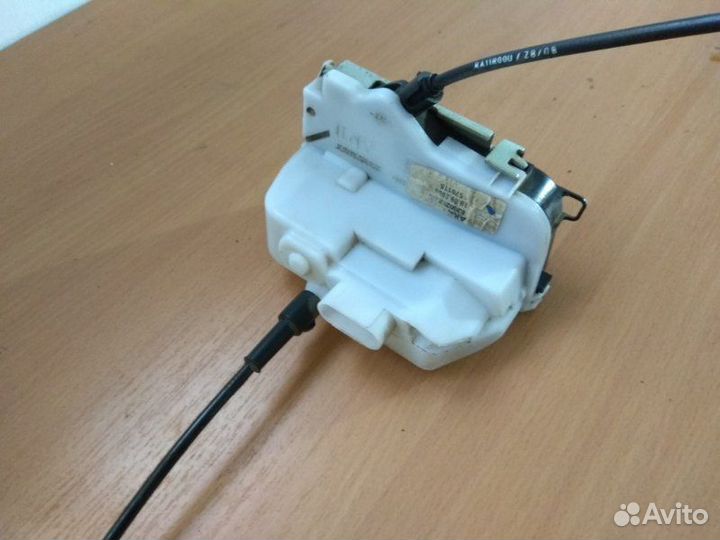 Замок двери задней правой Renault Megane 2