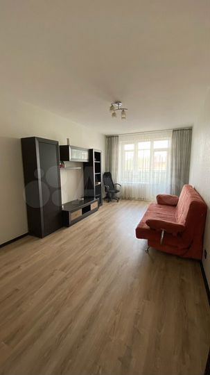 2-к. квартира, 65 м², 2/14 эт.