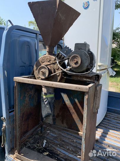 Продам зернодробилку