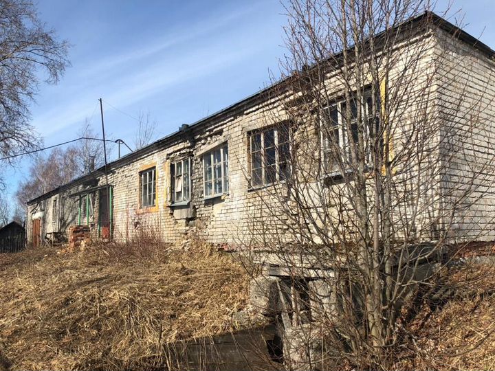 Здание, 670 м²