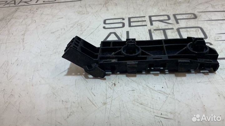 Крепление бампера переднее правое Honda Cr-V 3 RE5