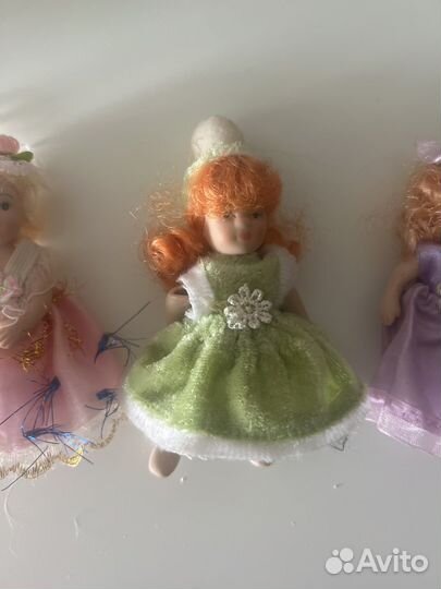 Кукла фарфоровая