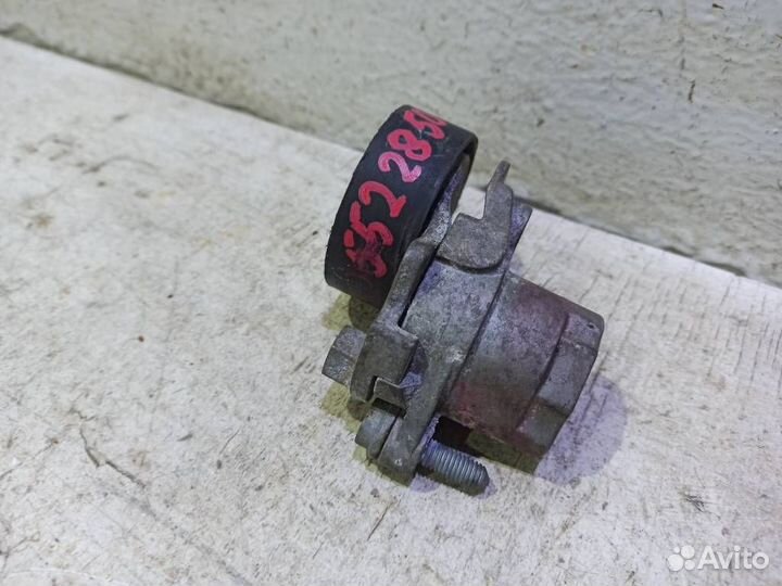 Натяжитель ремня Шкода