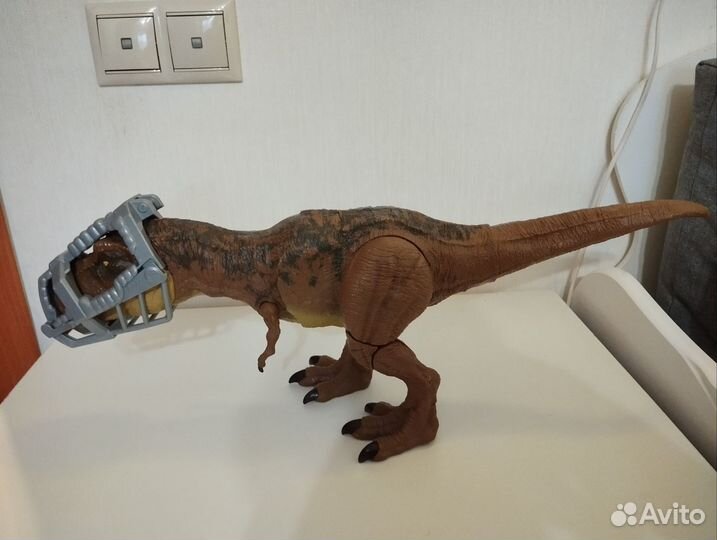 Динозавры jurassic world и не оригинал