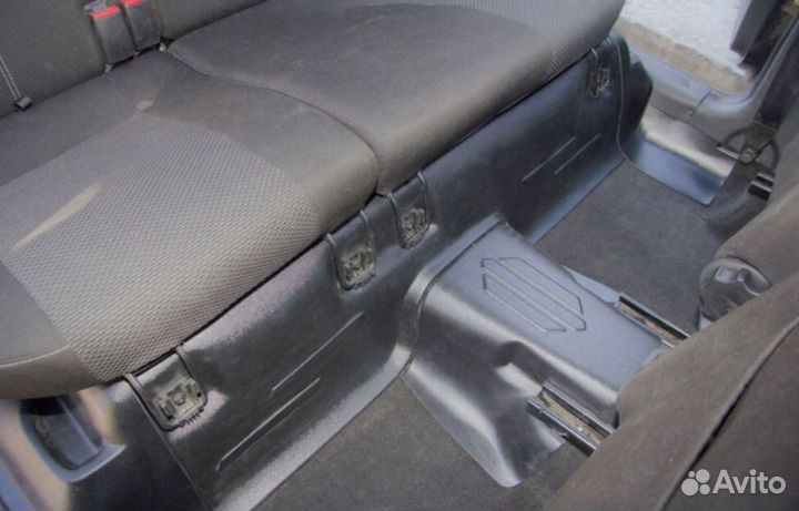 Накладка на ковролин на Гранту задний