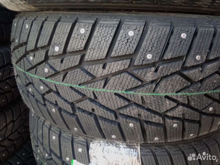 Roadstone Winguard WinSpike 215/50 R17 и 215/55 R17