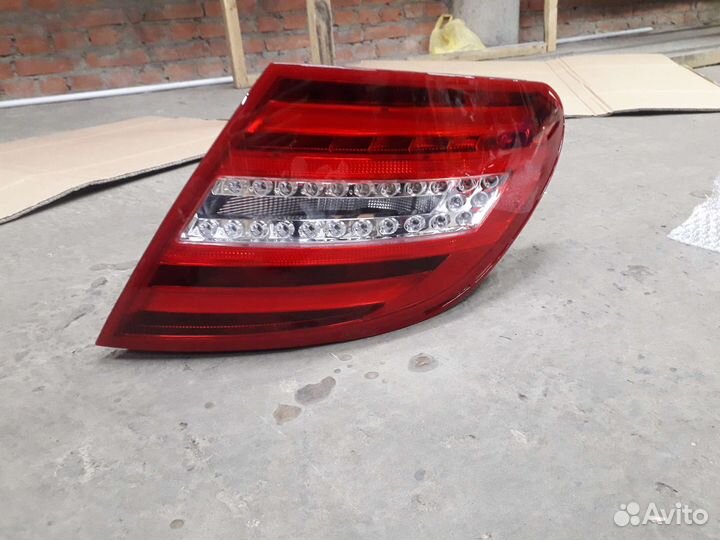 Фонарь правый Mercedes W204 C204 Рестайлинг