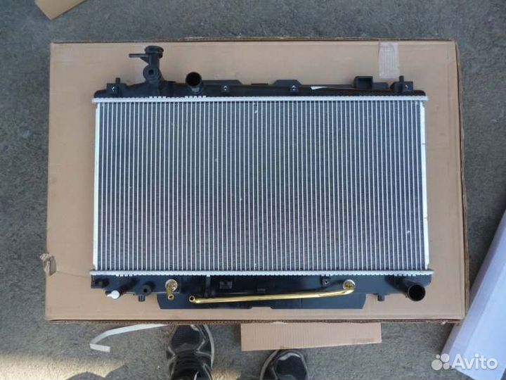 Радиатор охлаждения двигателя Toyota Rav4 ACA20