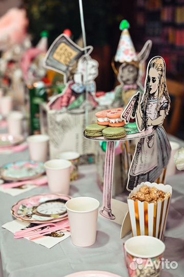 Украшения для дня рождения Алиса в стране чудес