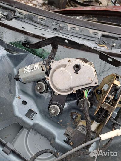 Моторчик заднего дворника на Фольксваген Туарег 1