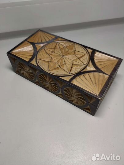 Купюрница резная