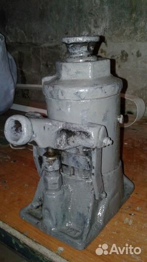 Домкрат гидравлический 12 т