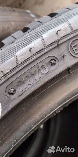 Triangle SeasonX TA01 235/35 R19