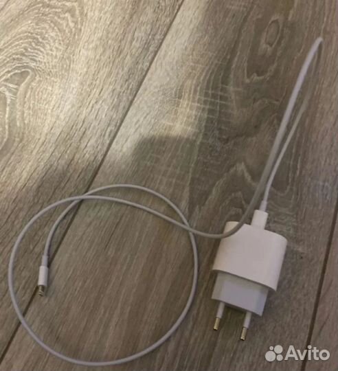Зарядное устройство для телефона iPhone