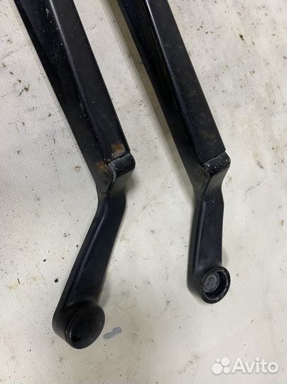 Поводки дворников (стеклоочистителя) Приора, Ваз