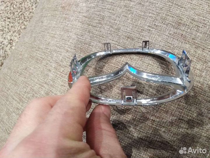 Новая Эмблема Оригинал мазда 3