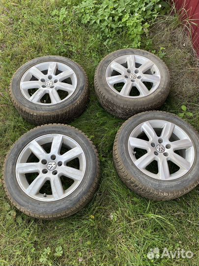 Литые диски с зимней резиной оригинал vw polo r15