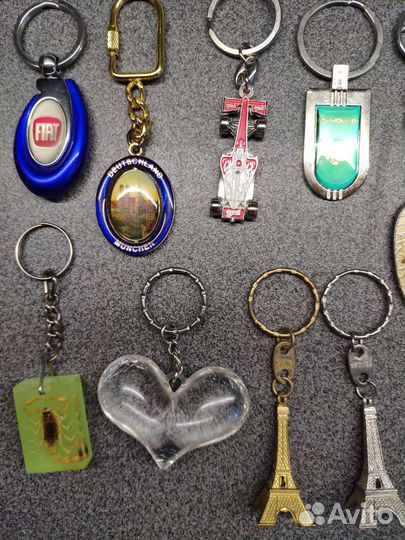 Брелки + значок