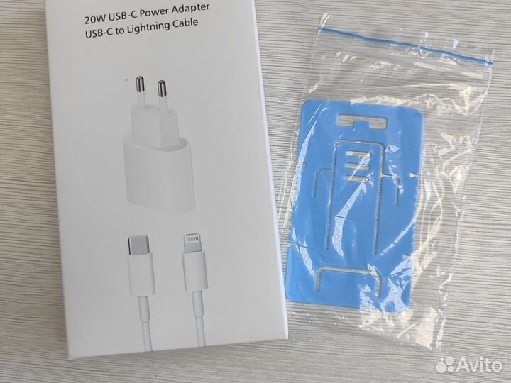 Зарядка на iPhone 20w