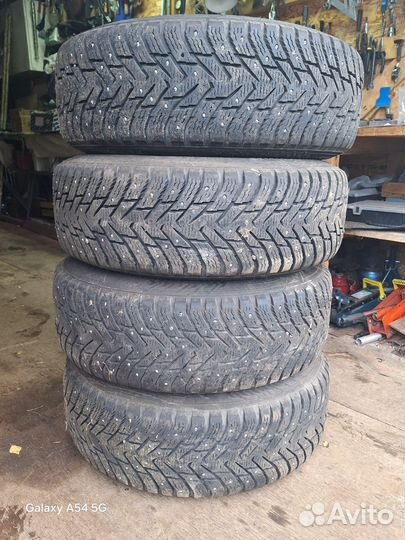 Nokian Tyres Hakkapeliitta 8 SUV 215/70 R16 100T