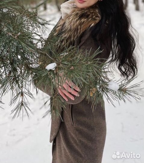 Пальто зимнее с натуральным мехом
