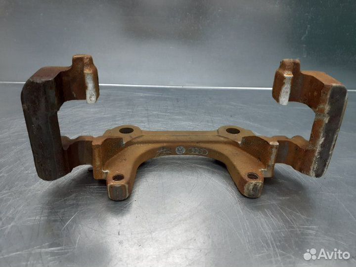 Скоба суппорта переднего