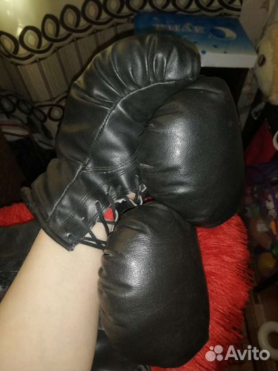 Боксерские перчатки