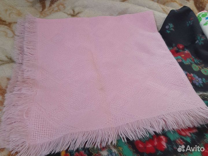 Платок шерстяной розовый
