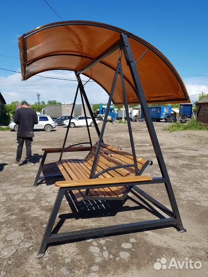 Парковая качеля из металла