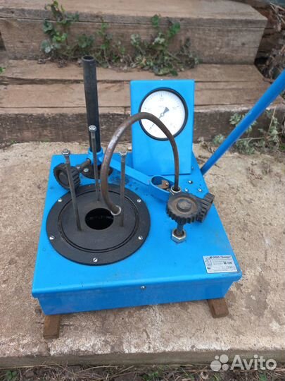 Стенд для испытания и регулировки форсунок М-106