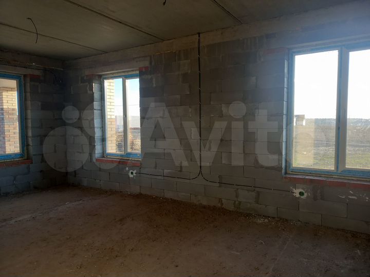 Коттедж 180 м² на участке 10 сот.